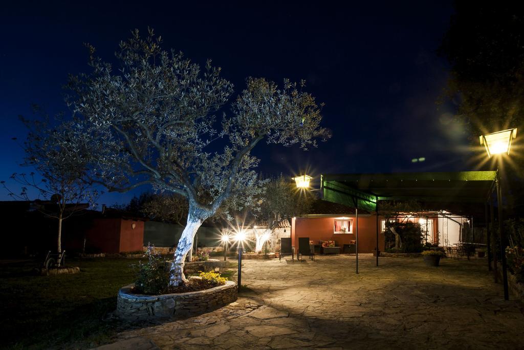 Casa Terren Grande Villa โรวีน ภายนอก รูปภาพ